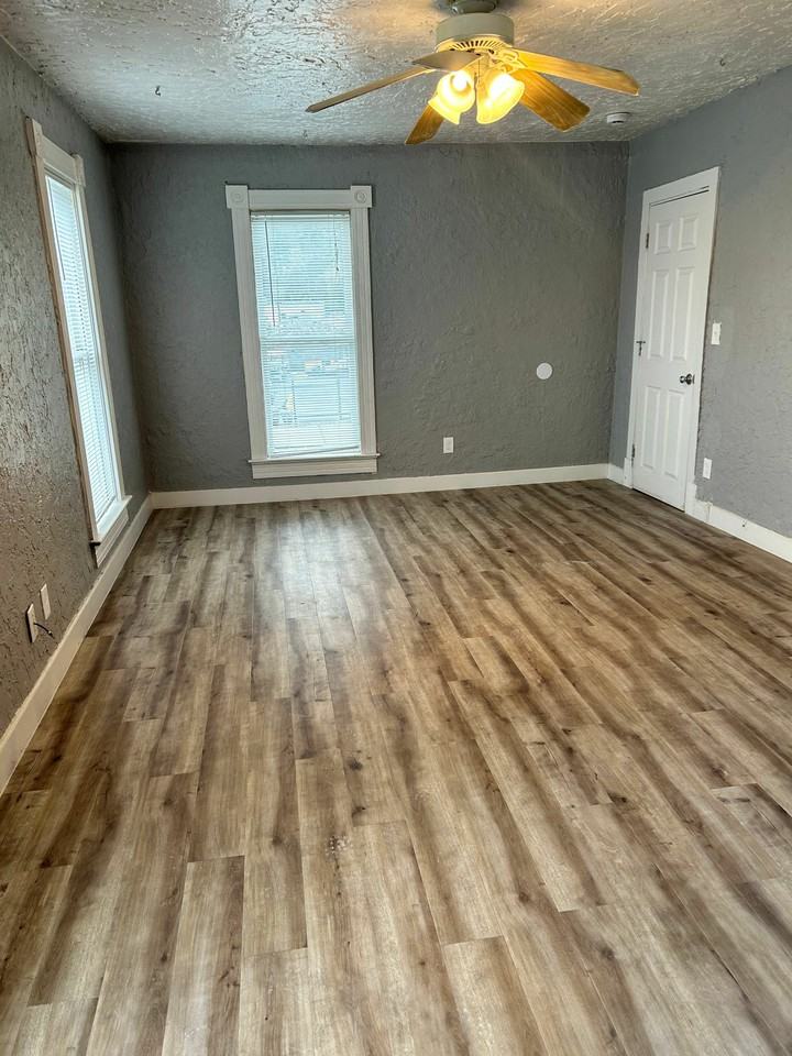 323 1st Avenue South #03 - Photo 2 of 5