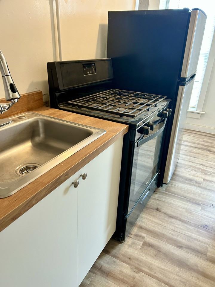 323 1st Avenue South #03 - Photo 5 of 5