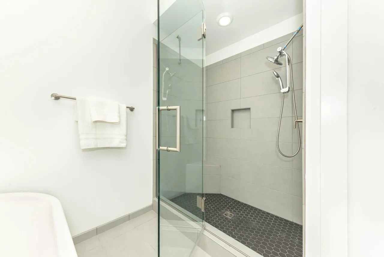 3005 Clinton Dr #D2 - Photo 4 of 29