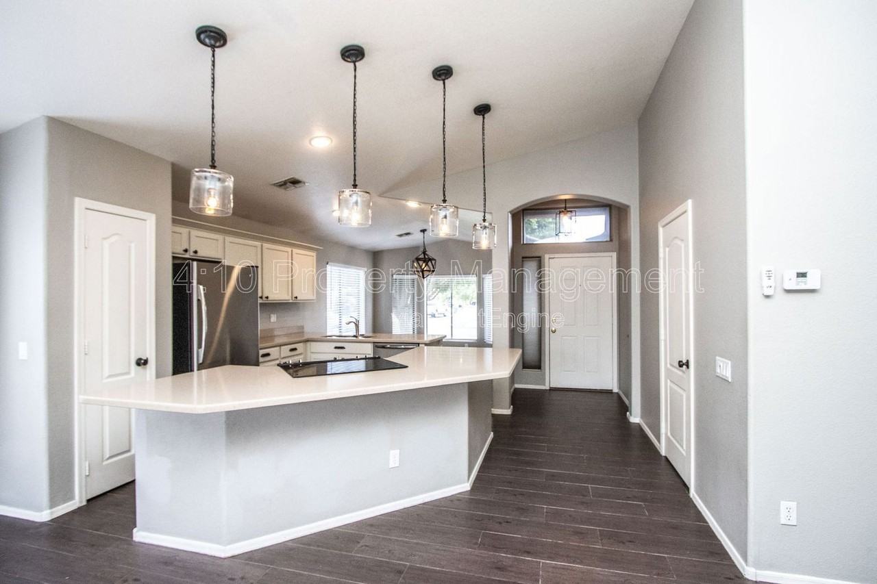 1944 W Canyon Way - Photo 4 of 27