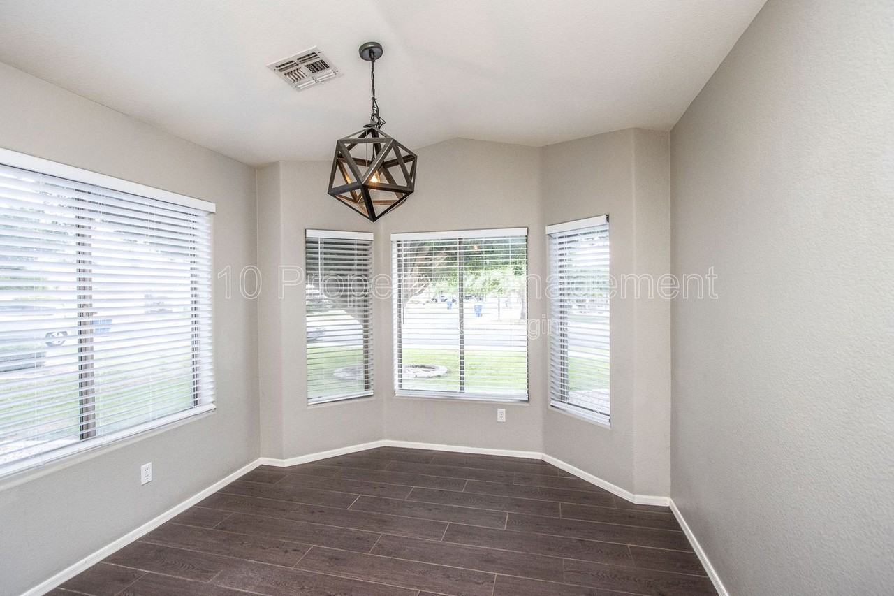 1944 W Canyon Way - Photo 5 of 27