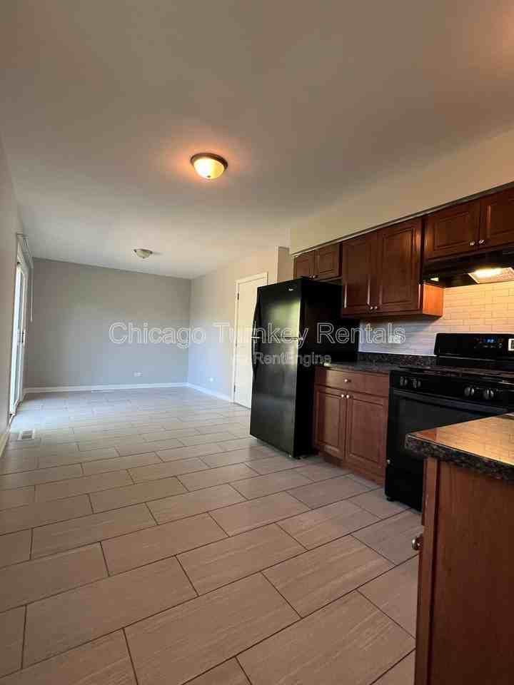 17504 Oakwood Drive - Photo 4 of 15