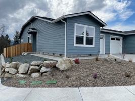 featured image of 1003 SW Oliver Pl