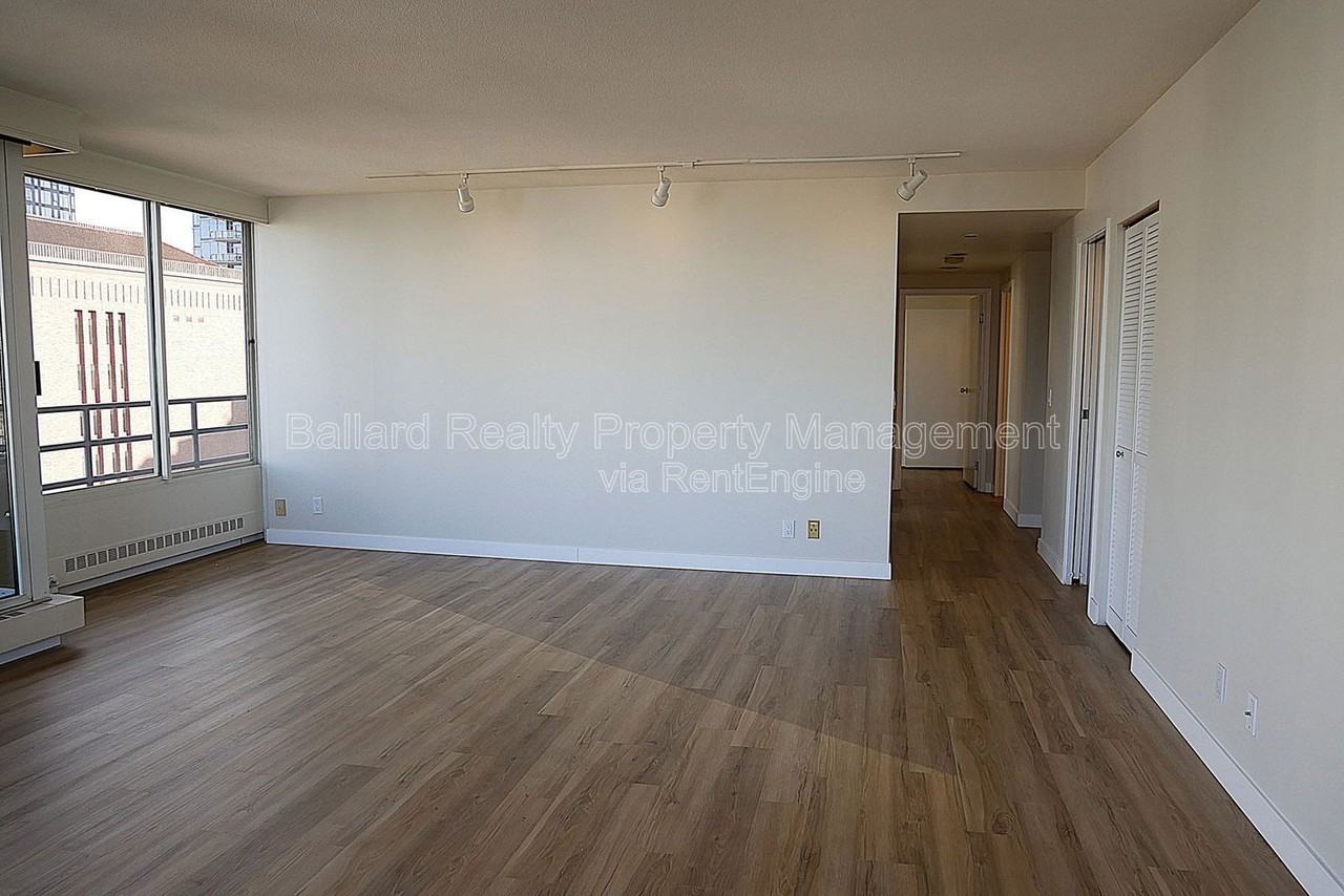 2125 1st Ave #1802 - Photo 7 of 32