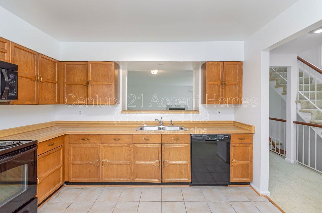 29 South Floyd Street - Photo 6 of 36