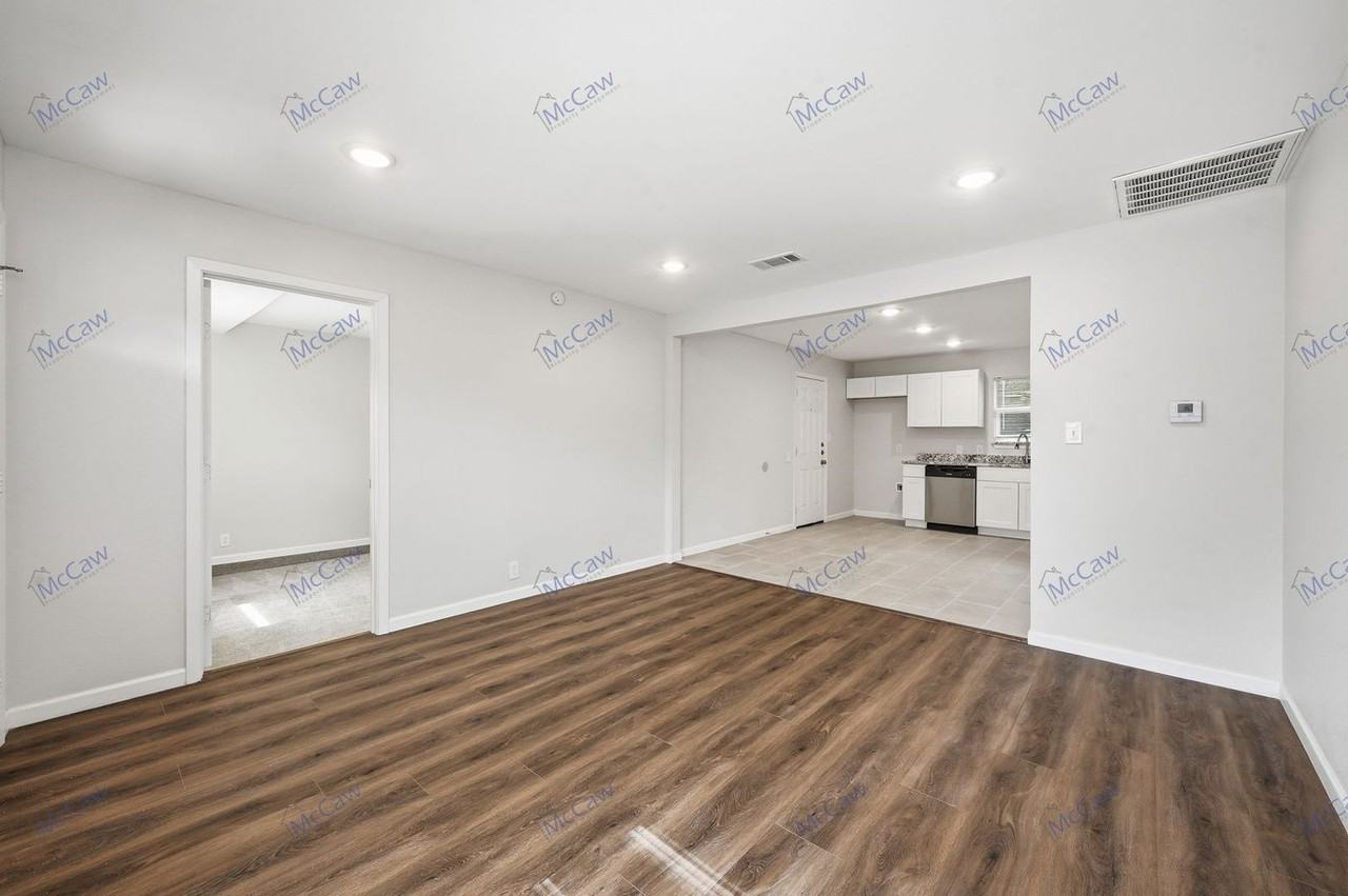 4229 Comanche St - Photo 2 of 18