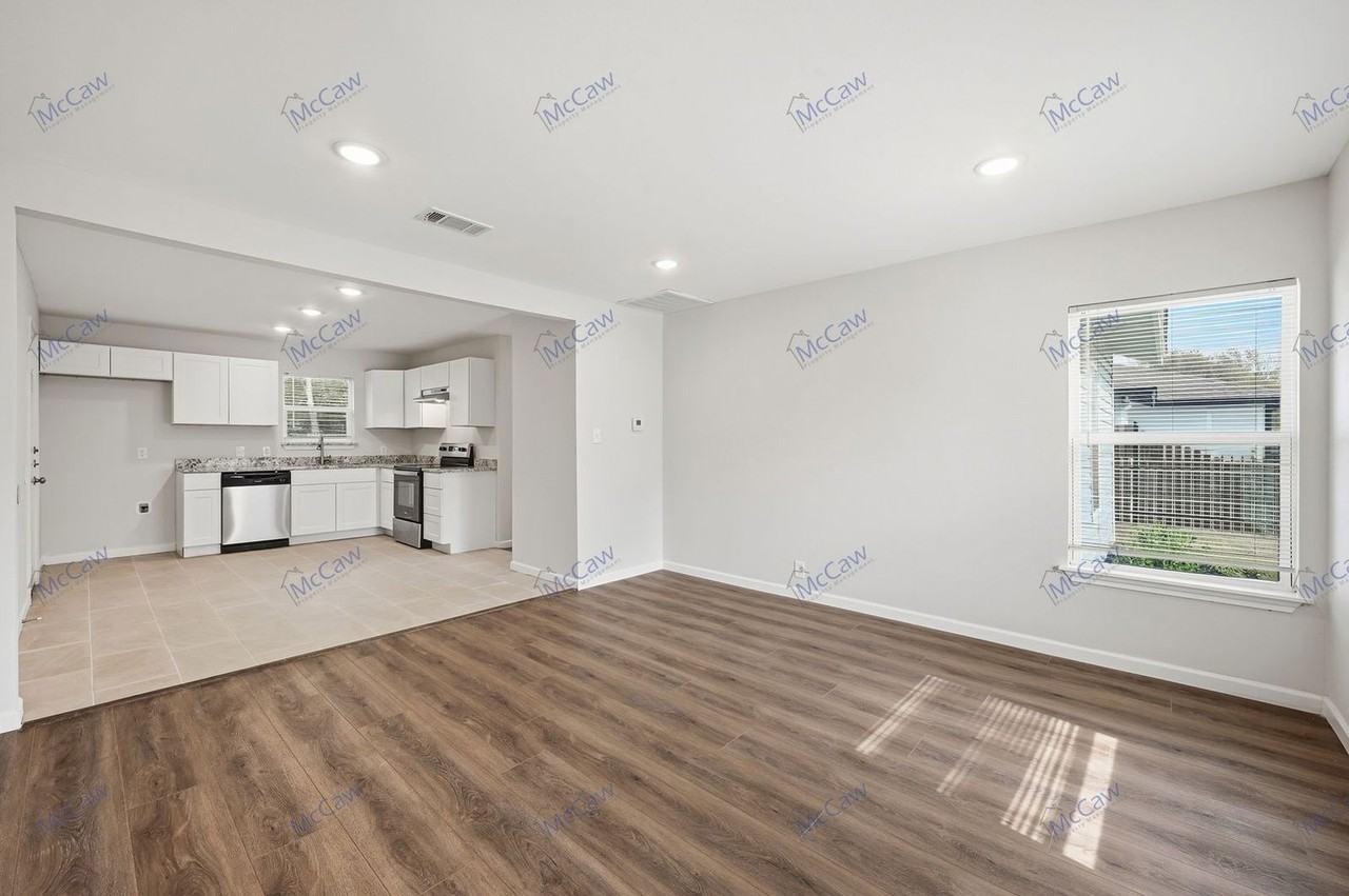 4229 Comanche St - Photo 3 of 18
