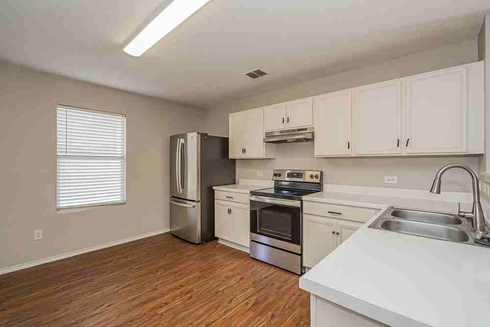 105 Teal Rd - Photo 7 of 16