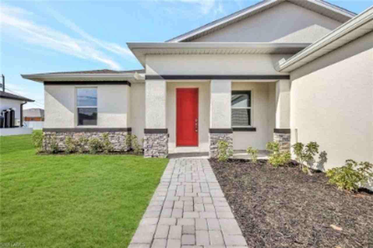 1310 Nw Juanita Pl - Photo 2 of 25