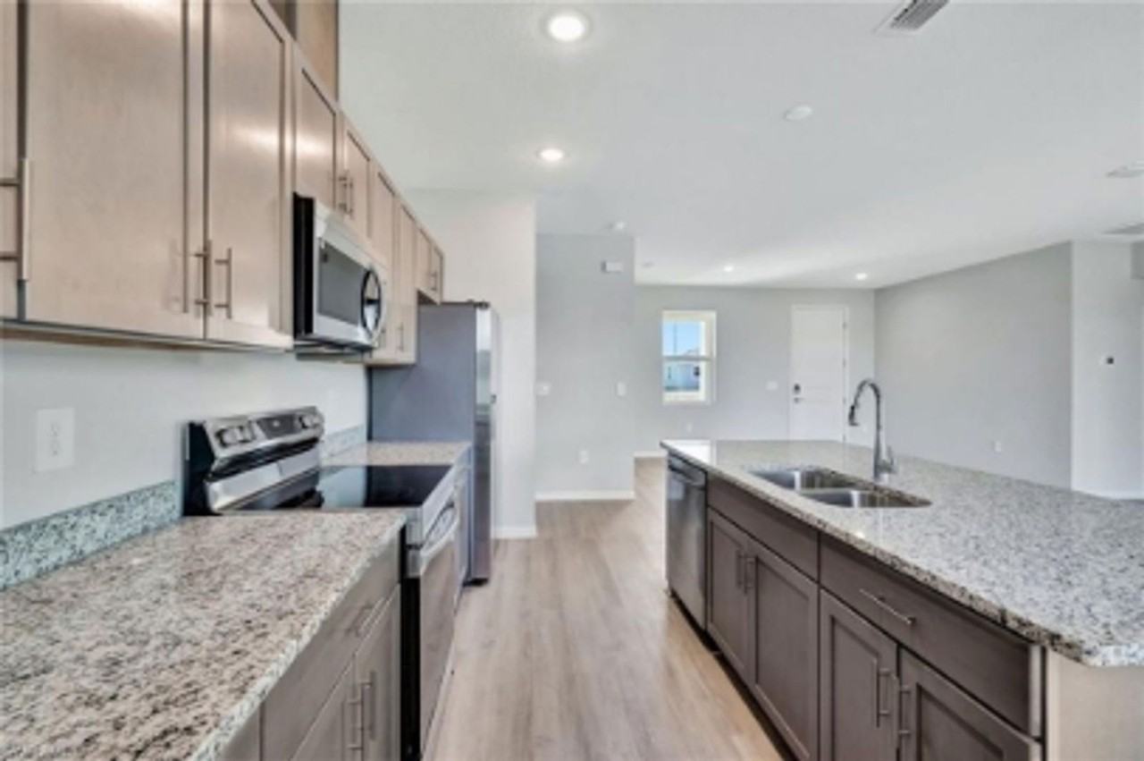 1310 Nw Juanita Pl - Photo 6 of 25