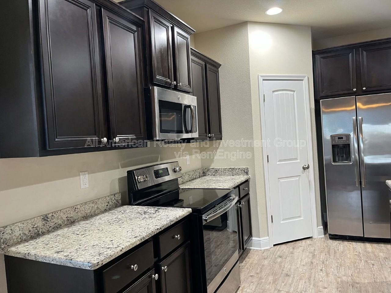 671 Teal St - Photo 5 of 9