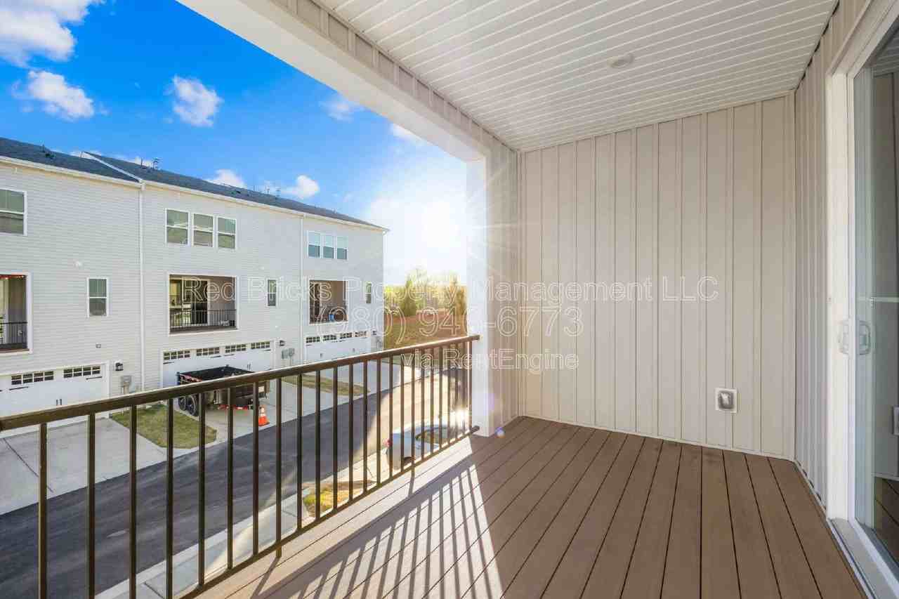 9769 Oaklawn Blvd Nw - Photo 7 of 28