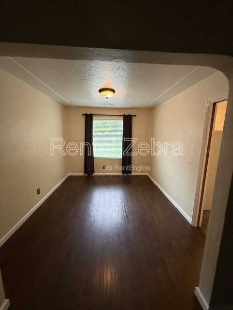 1421 West 21st Street - Photo 3 of 20