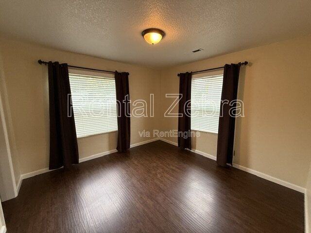 1421 West 21st Street - Photo 4 of 20