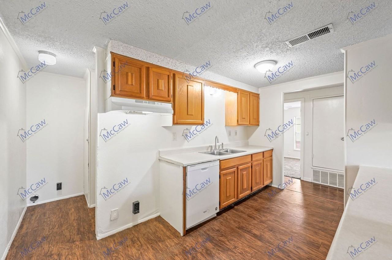 14614 Seminole St - Photo 7 of 21