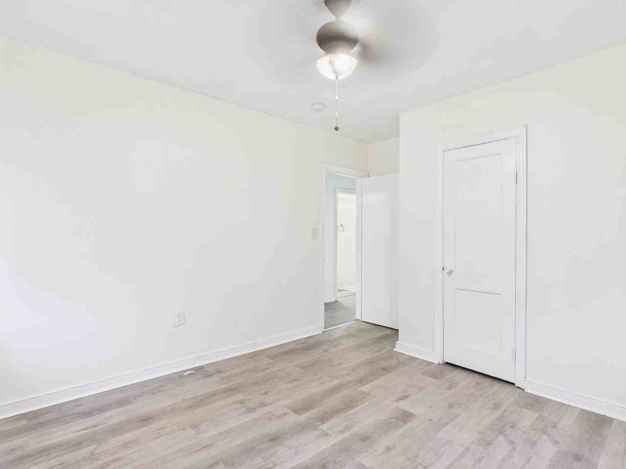 26 Spring St - Photo 6 of 12