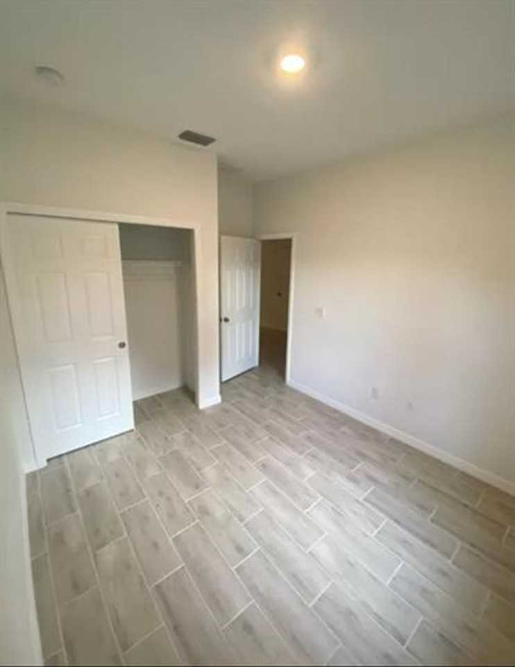 3237 Southwest Santa Barbara Place - Photo 5 of 12