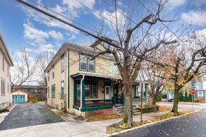 featured image of 429 South Pitt Street #1