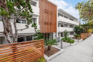 featured image of 11728 Dorothy St