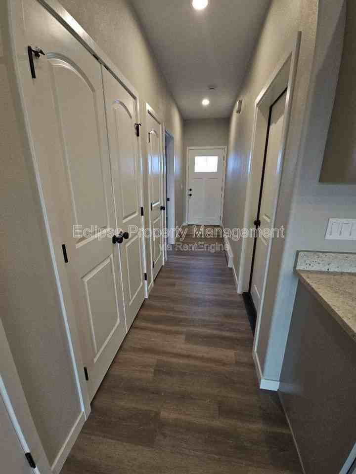 515 Washington Ave - Photo 2 of 10