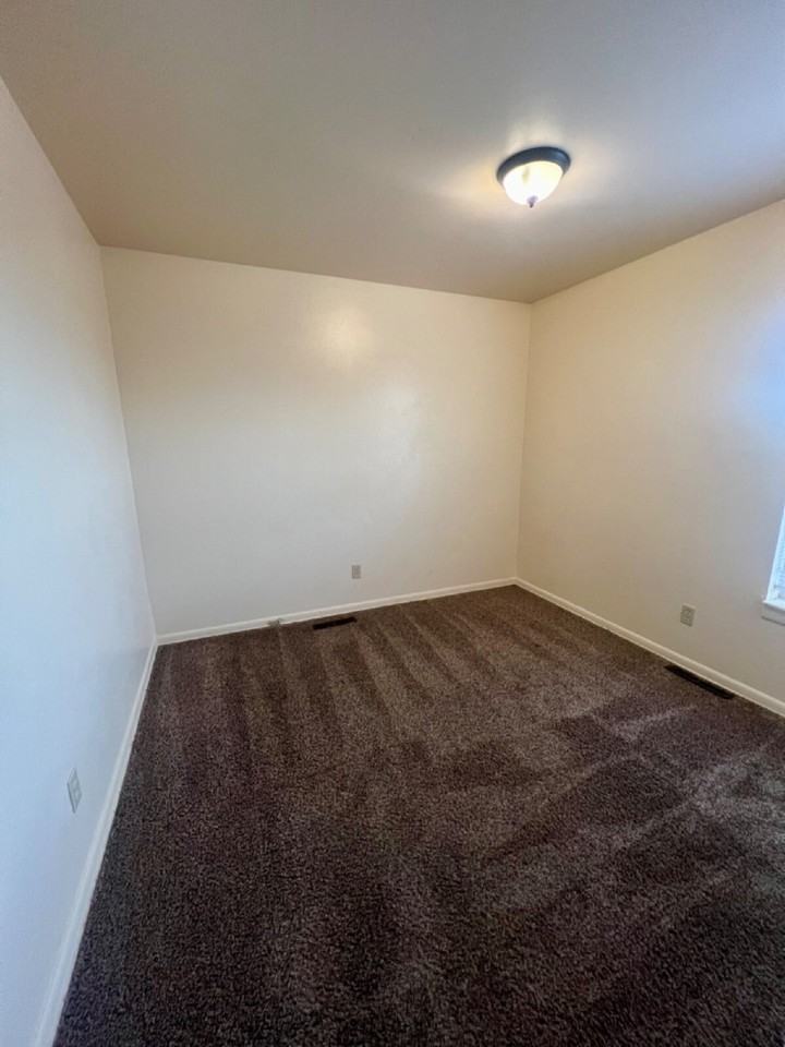 609 W 5th St - Photo 6 of 22