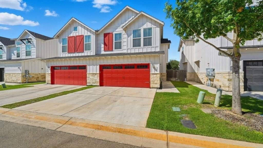 223 Sapphire - Photo 2 of 38