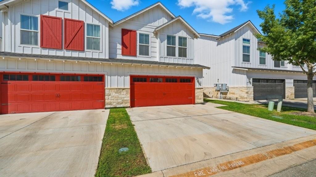 223 Sapphire - Photo 3 of 38
