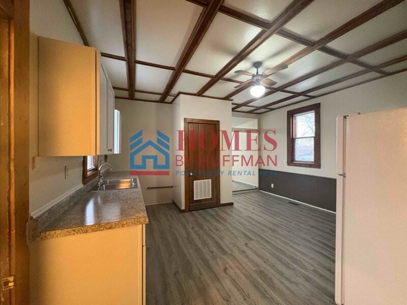 1310 W Delaware St - Photo 6 of 21