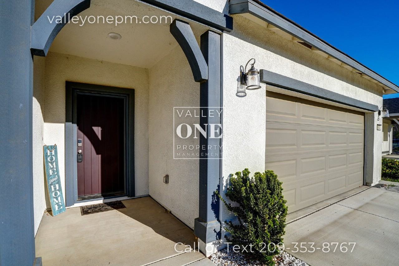 644 Cheshire Drive - Photo 3 of 41