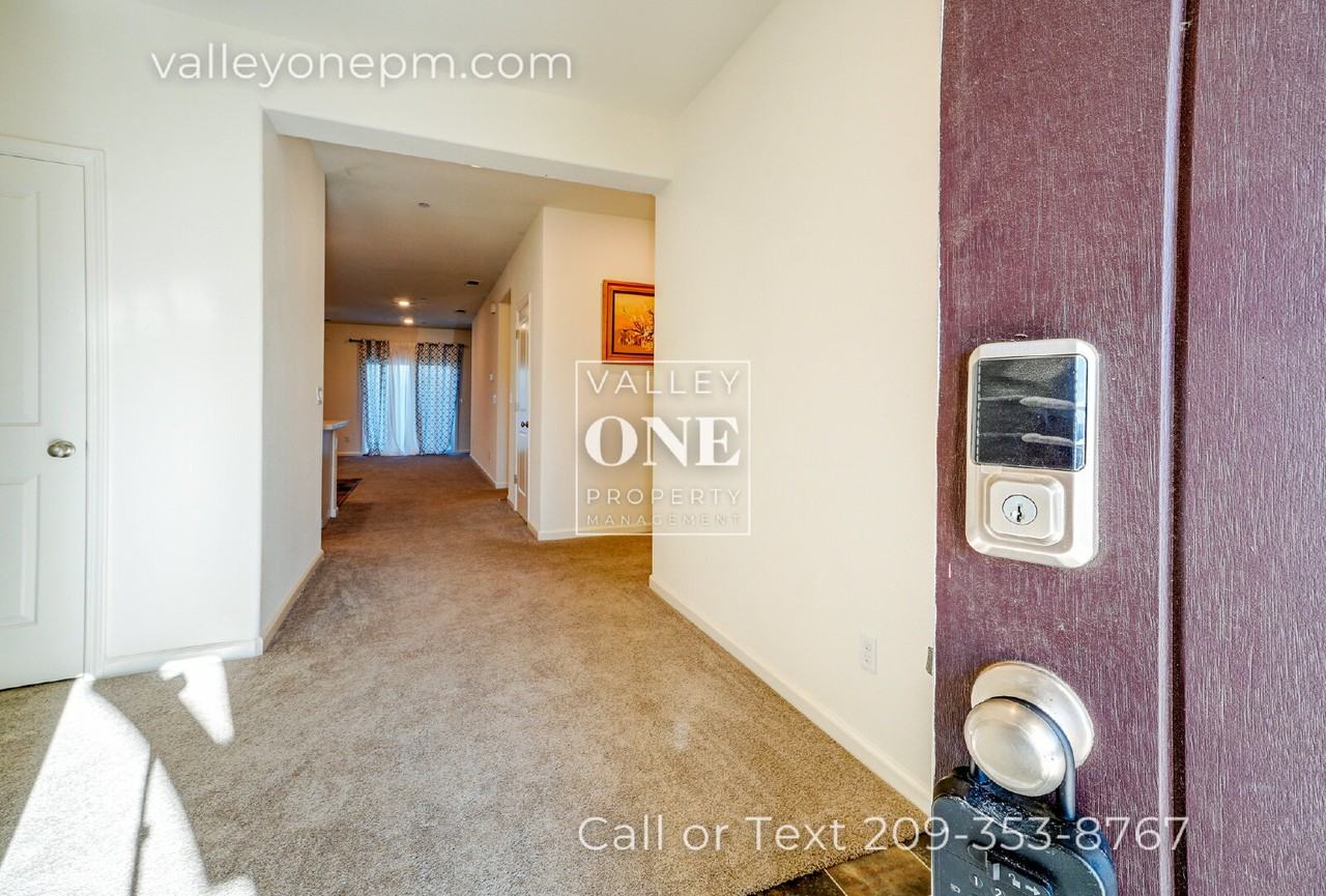 644 Cheshire Drive - Photo 4 of 41