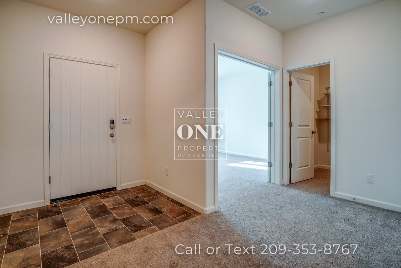 644 Cheshire Drive - Photo 5 of 41