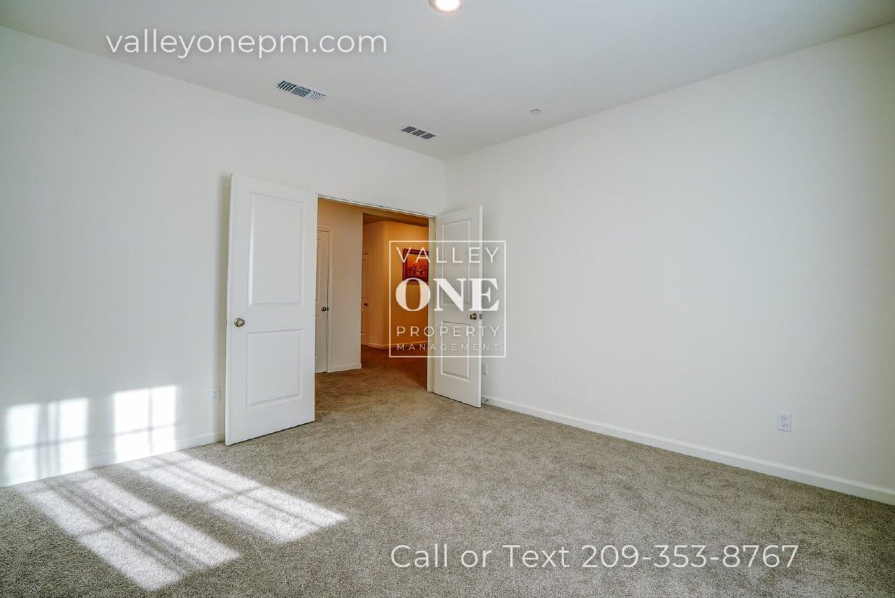 644 Cheshire Drive - Photo 7 of 41