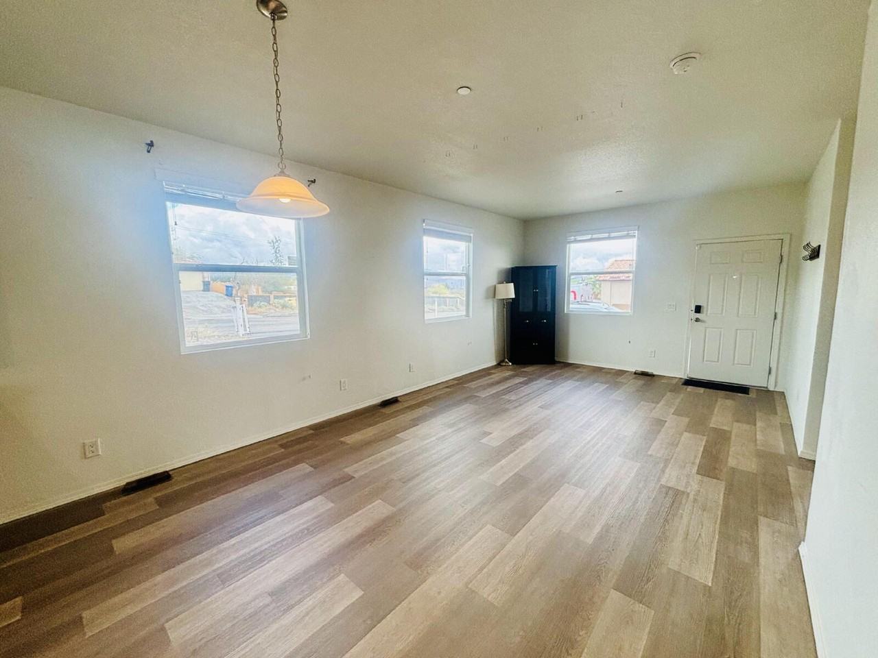 61231 Deronda Ave - Photo 3 of 41