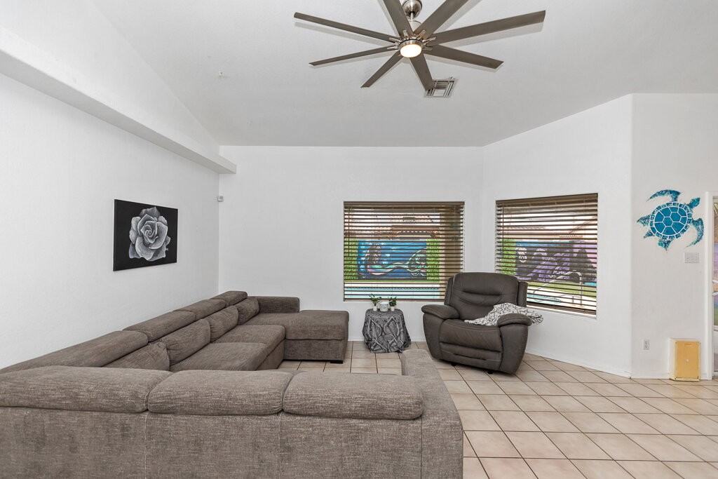 11156 E 26th Ln - Photo 6 of 40