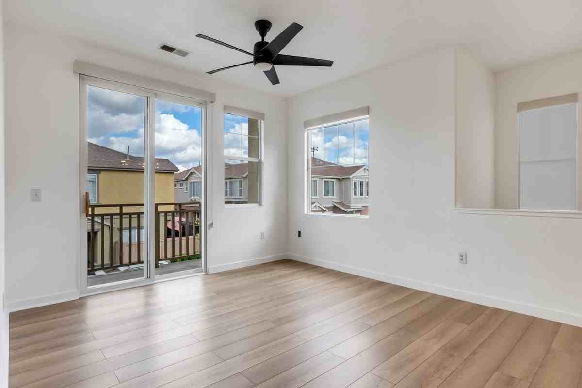 5455 Mandarin Cove - Photo 2 of 21