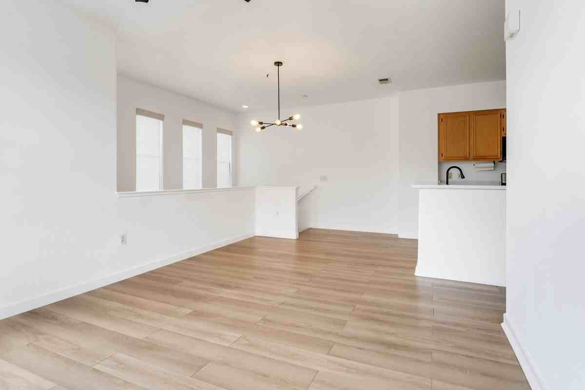 5455 Mandarin Cove - Photo 3 of 21