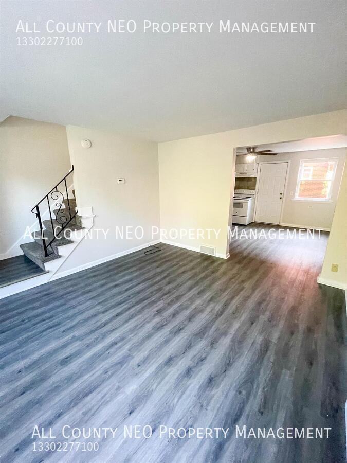 2114 Market Ave N #3 - Photo 2 of 6