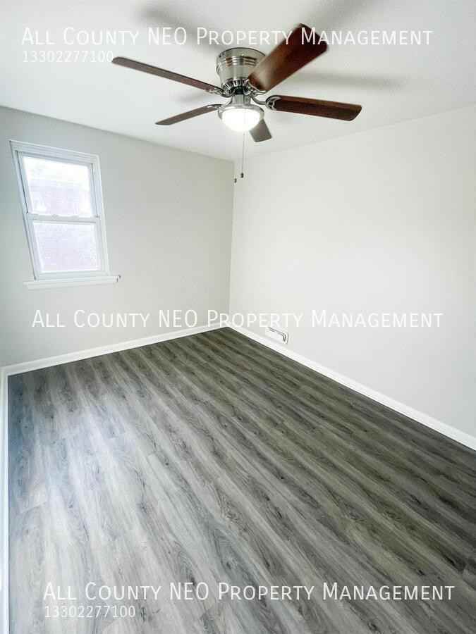 2114 Market Ave N #3 - Photo 5 of 6