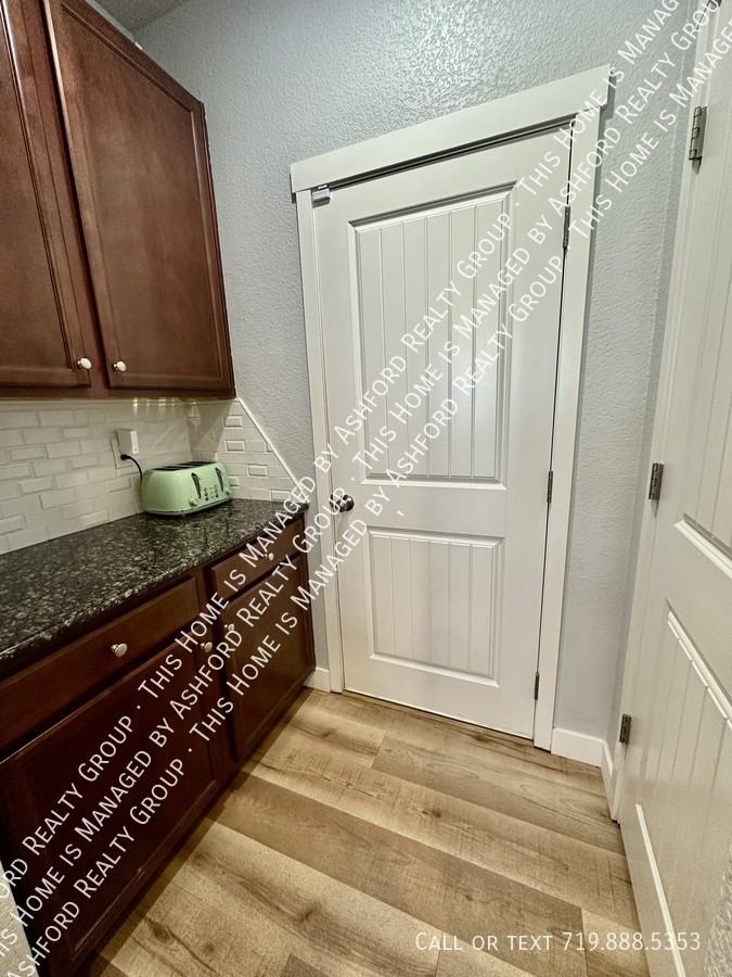 7772 Wagonwood Place - Photo 6 of 36