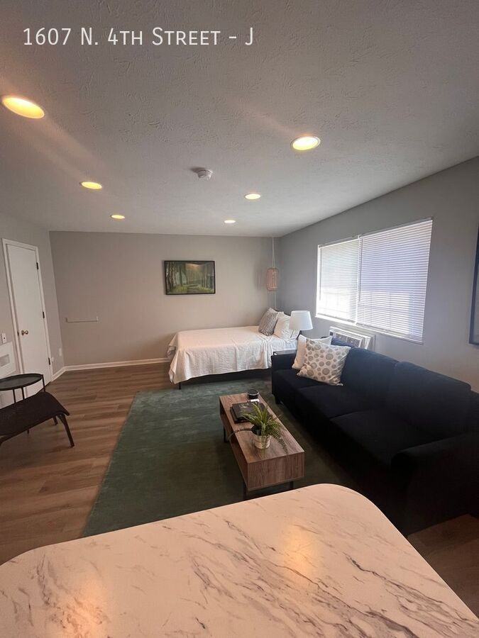 1607 N 4th St #J - Photo 6 of 11