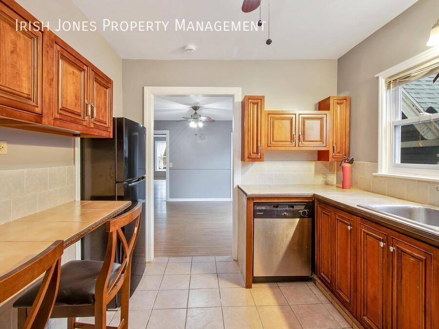 54 Anderson Pl #2 - Photo 3 of 15