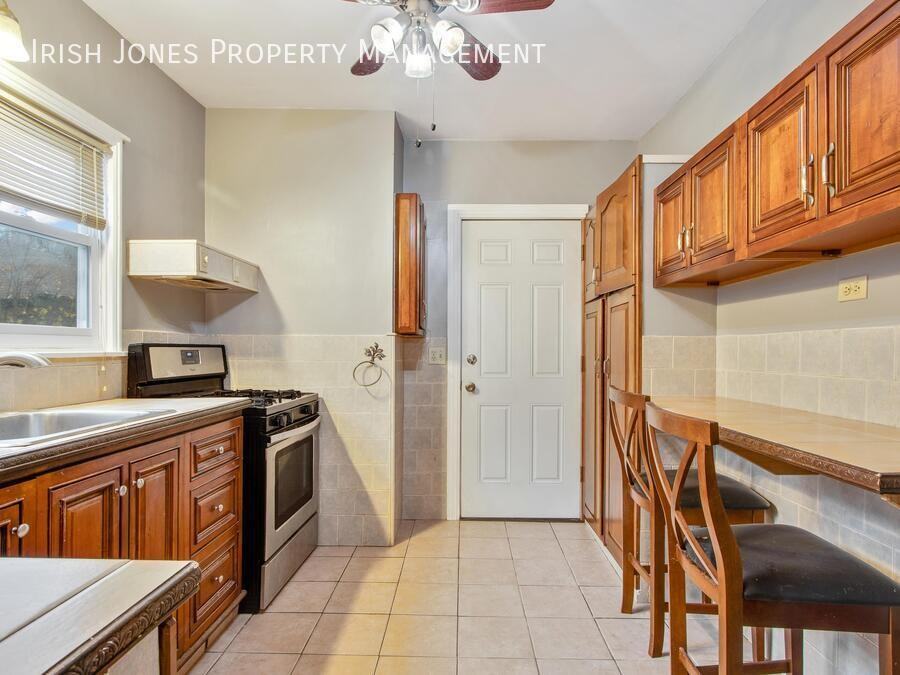 54 Anderson Pl #2 - Photo 4 of 15