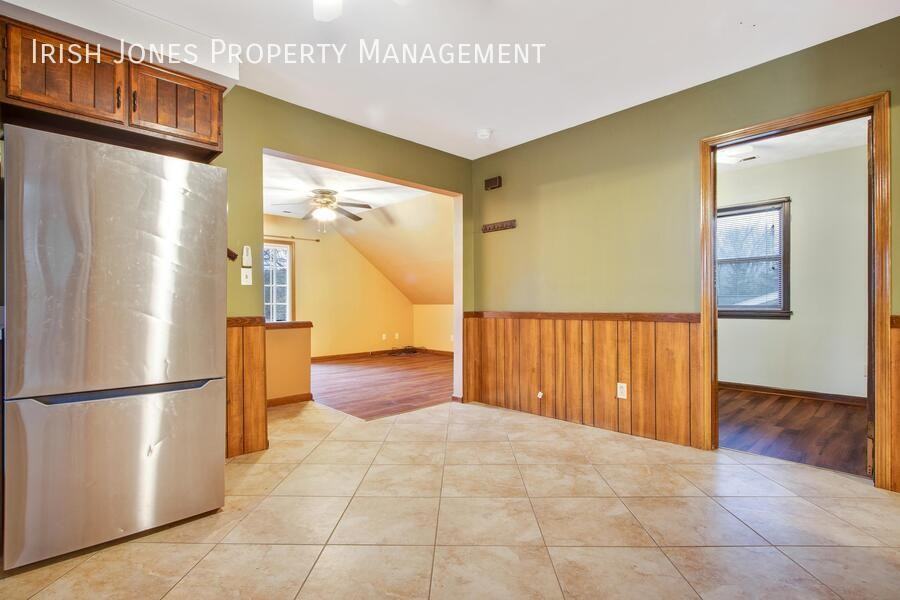 479 Lake Ave #2 - Photo 3 of 17