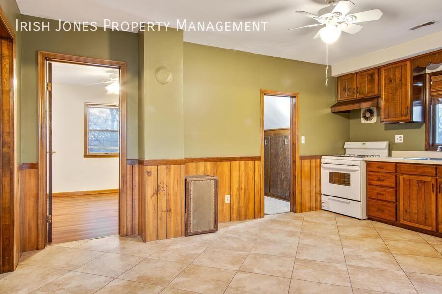 479 Lake Ave #2 - Photo 4 of 17