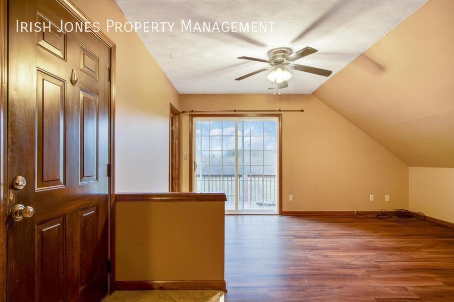 479 Lake Ave #2 - Photo 7 of 17