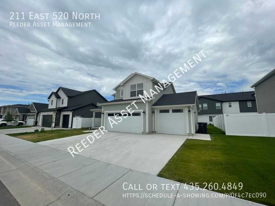 211 E 520 N - Photo 2 of 27