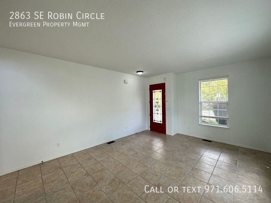 2863 Southeast Robin Circle - Photo 3 of 29