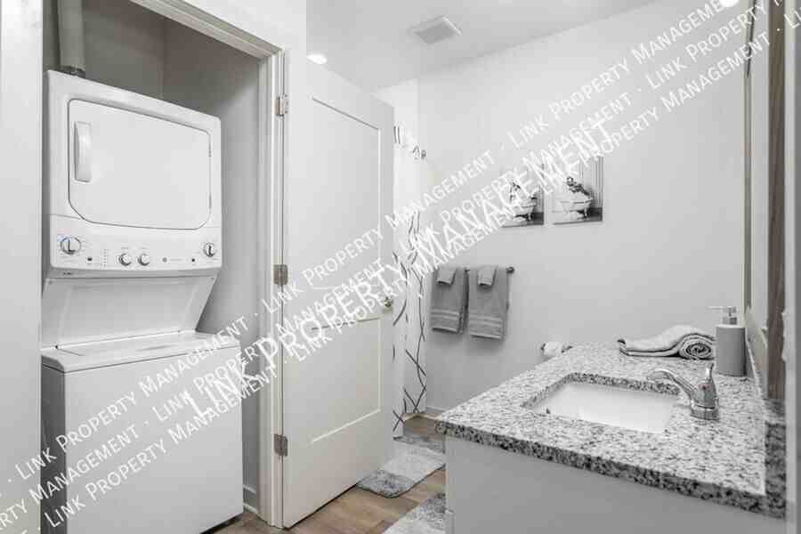 245 West 26th Street - Photo 5 of 19