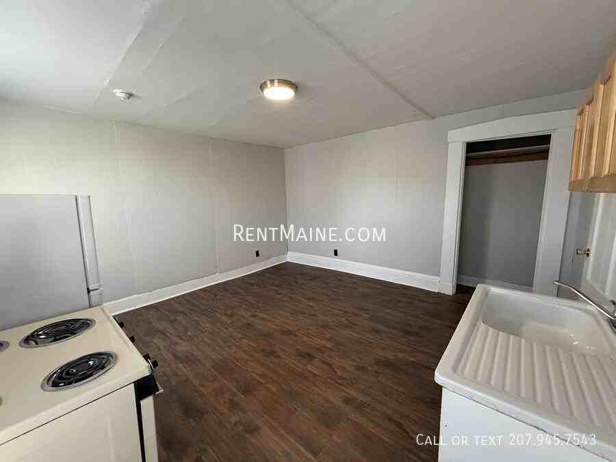 74 Court St #4 - Photo 4 of 8