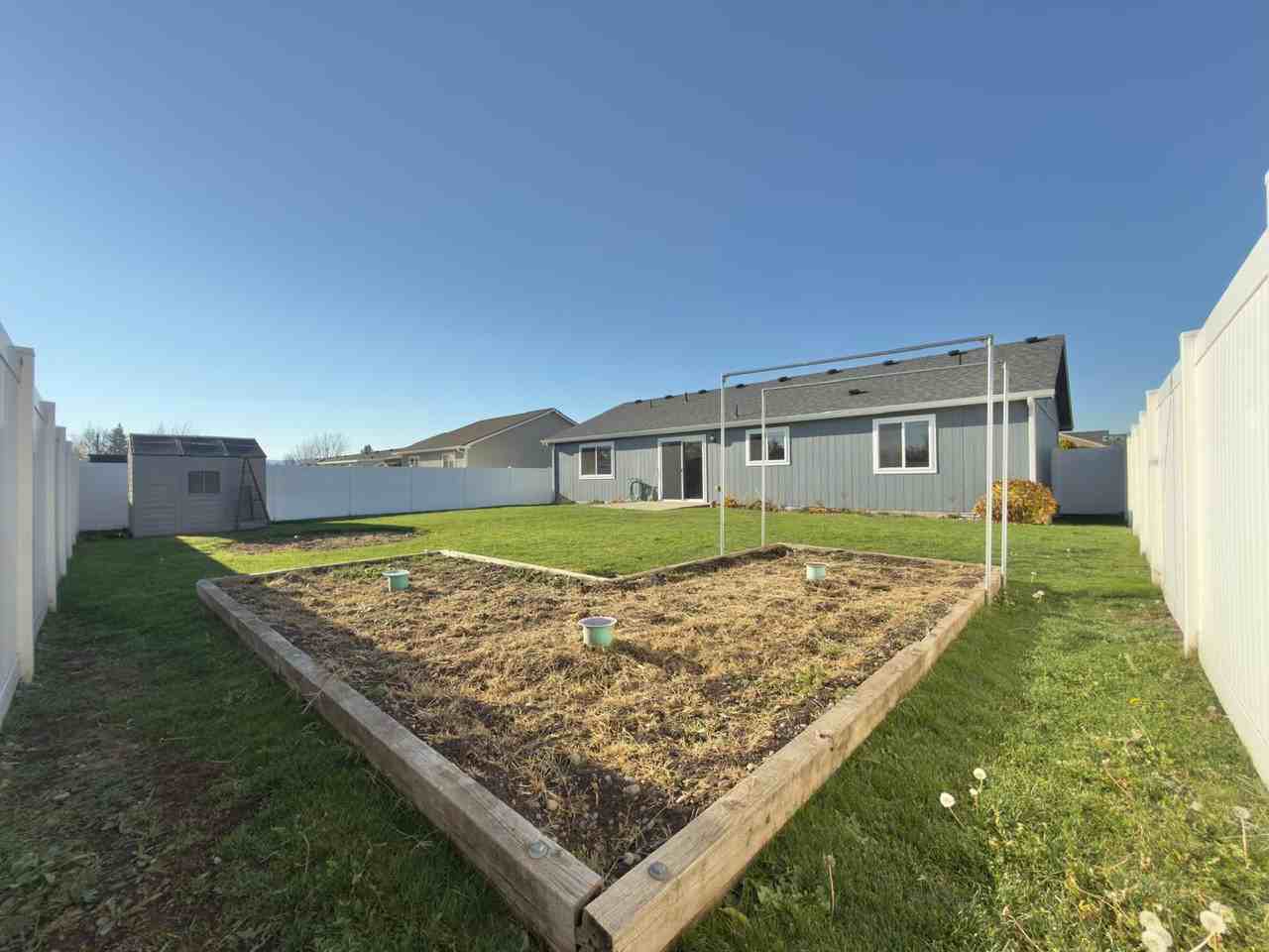 1316 N Robie Ln - Photo 4 of 18